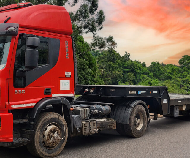 front-camion-iveco-rojo